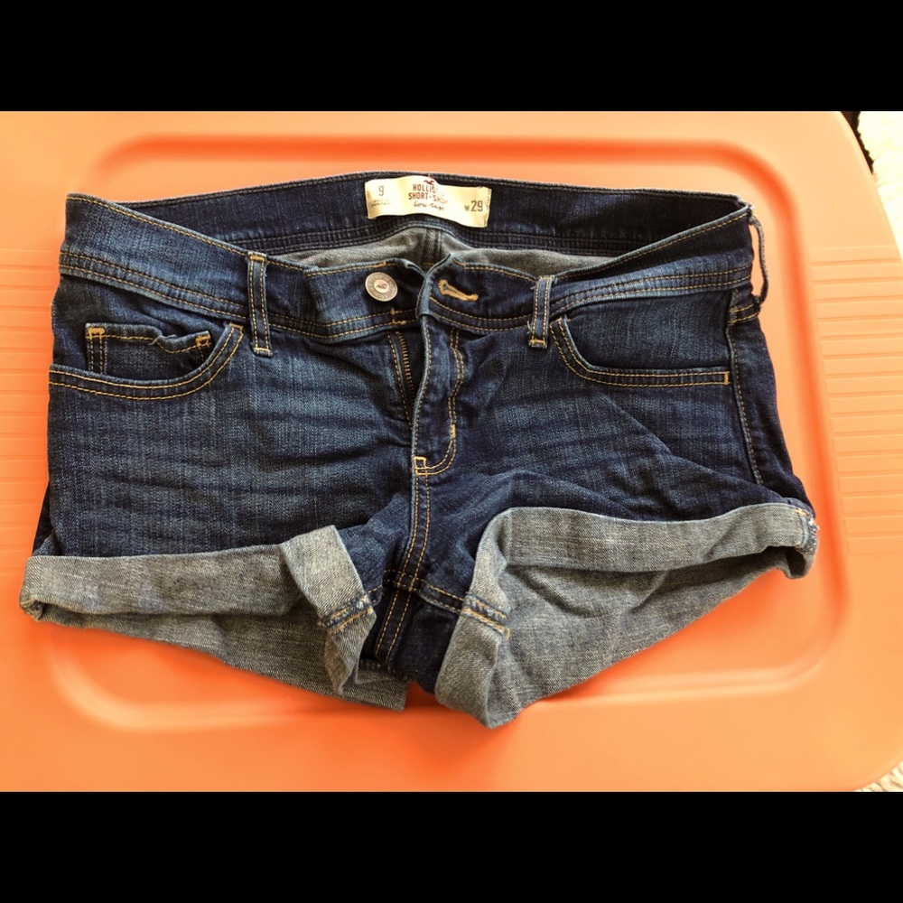 Hollister low rise Jean shorts size 9